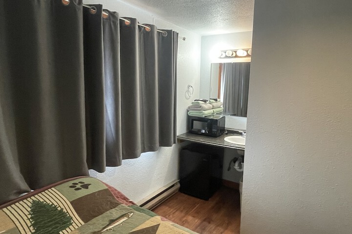 Room 3 of 9