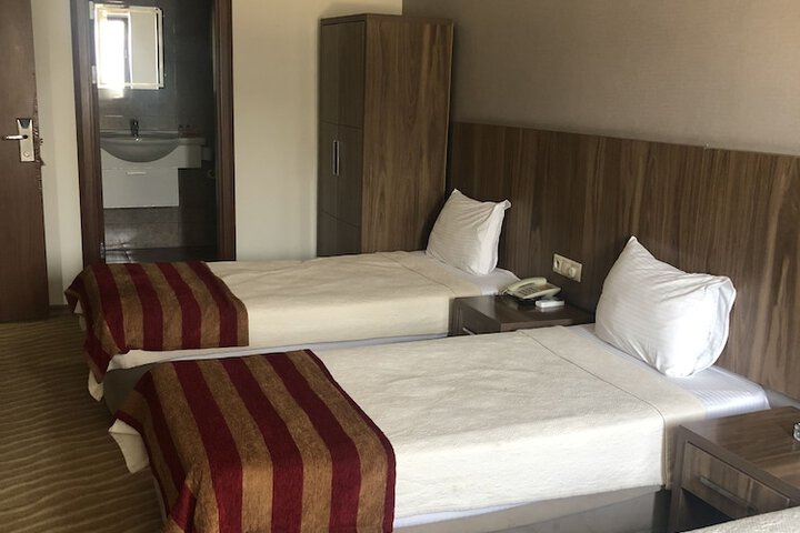 Room 12 of 44