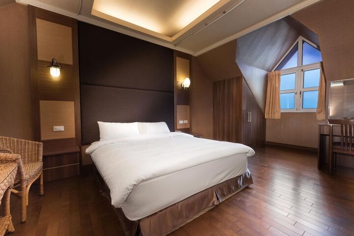 Room 15 of 17