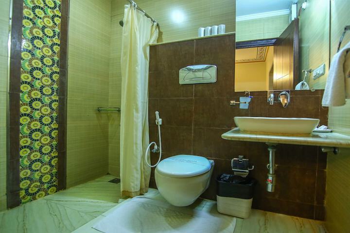 Room 17 of 35