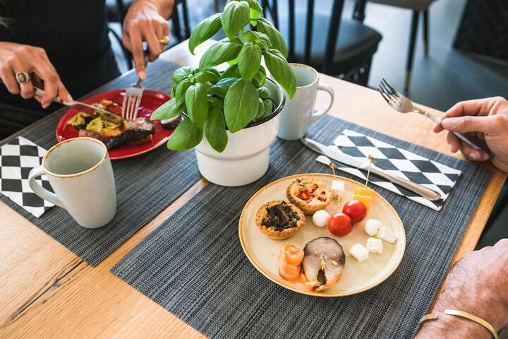 Dining 37 of 68