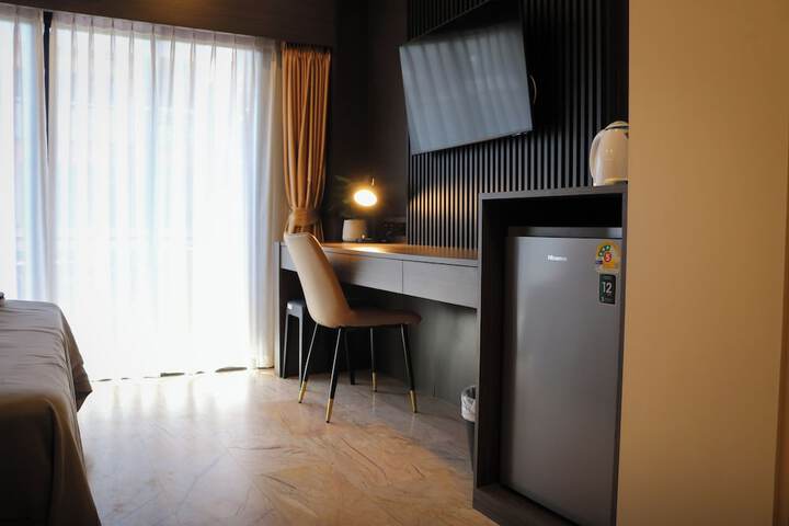 Room 28 of 49