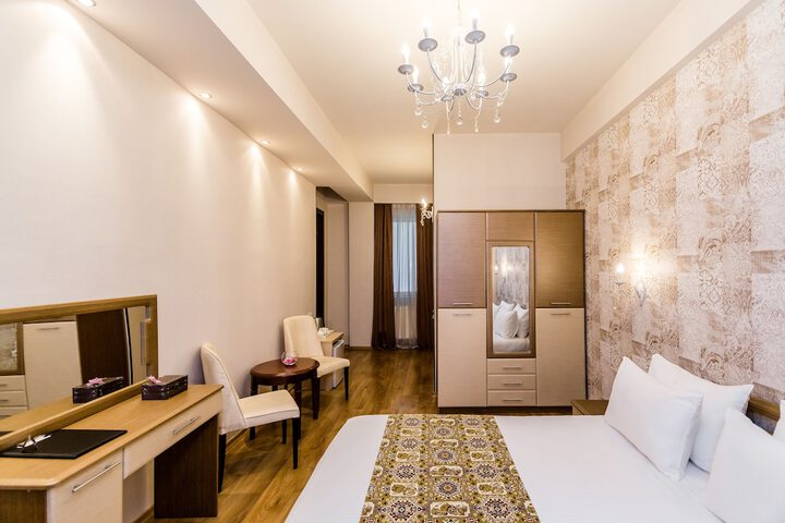 Room 45 of 108
