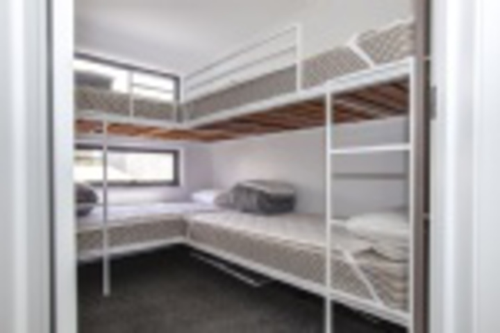 Room 809 of 876