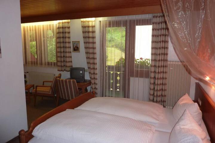 Room 11 of 49