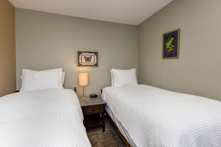 Room 8 of 46