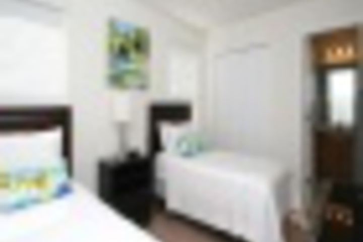 Room 15 of 299