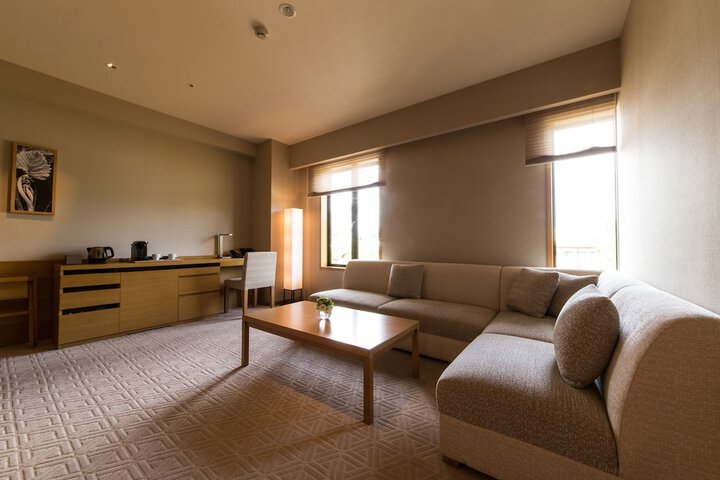 Room 10 of 108
