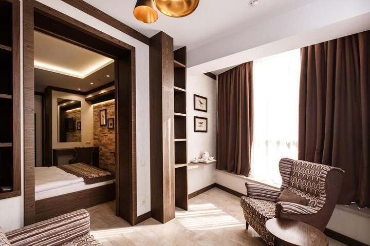 Room 16 of 34
