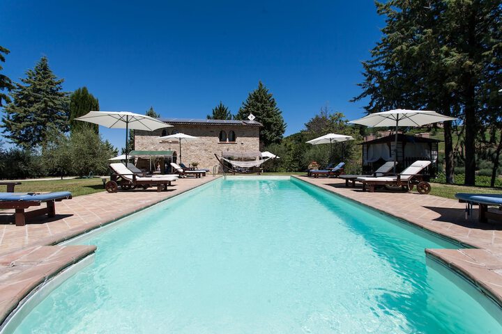 Pool 64 of 101