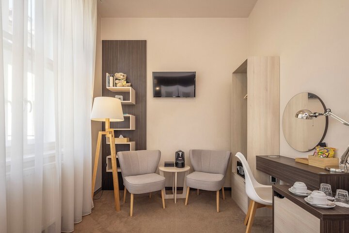 Room 35 of 70