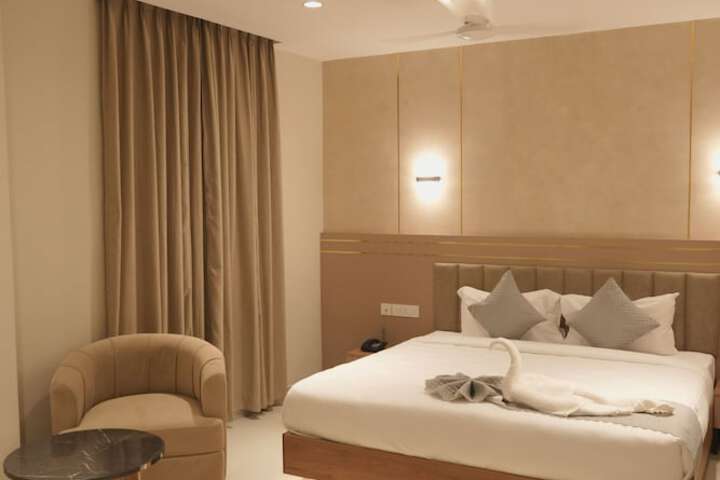 Room 11 of 20