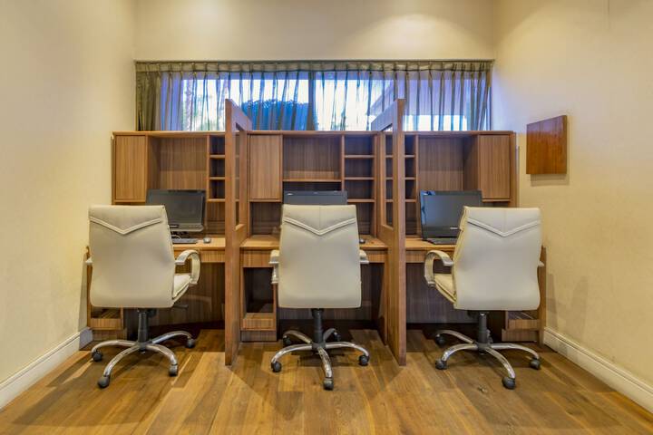 Business Center 59 of 64