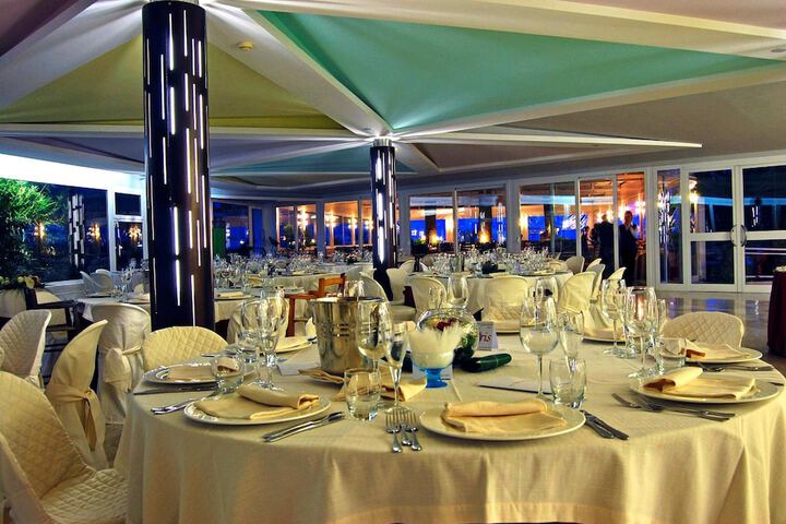 Dining 28 of 66