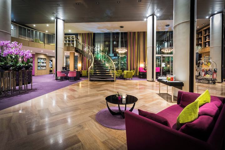 Guest Lobby