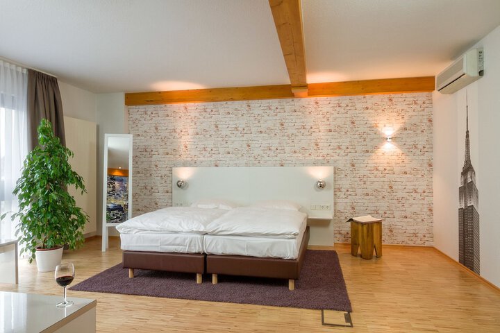 Room 19 of 53
