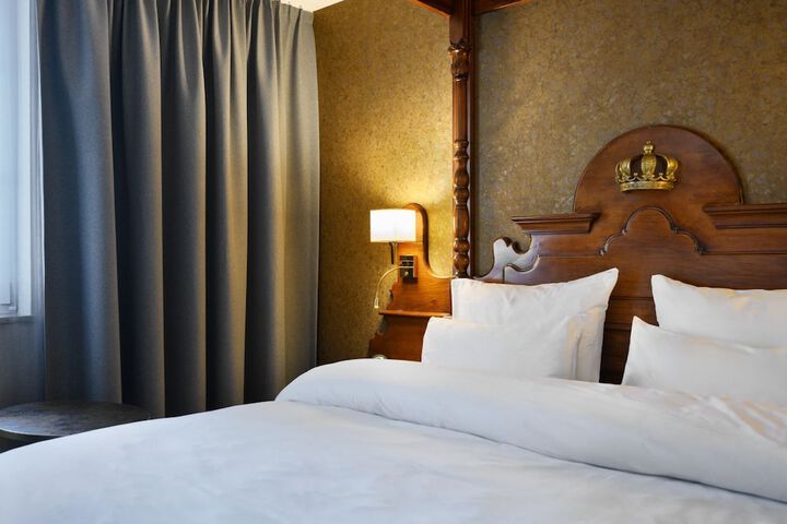 Room 46 of 111