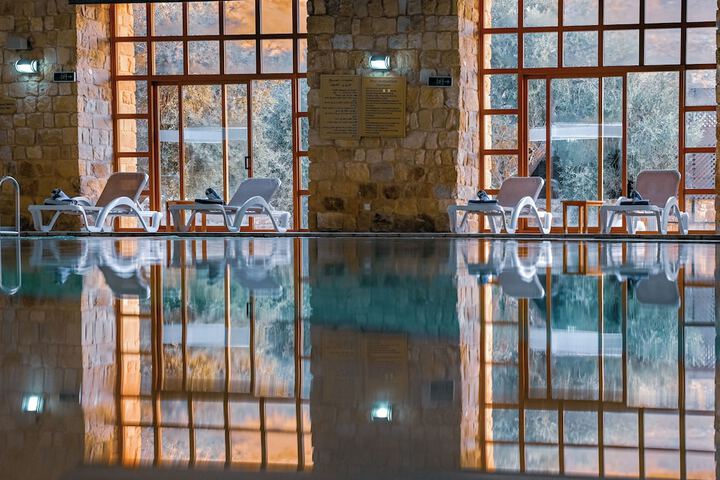 Pool 93 of 164