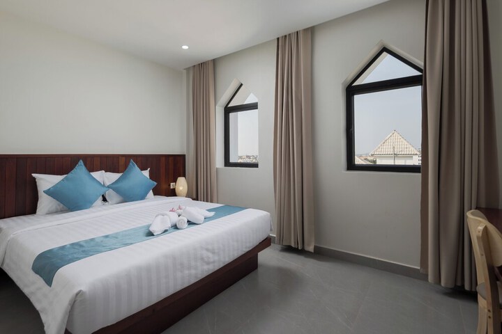 Room 2 of 40
