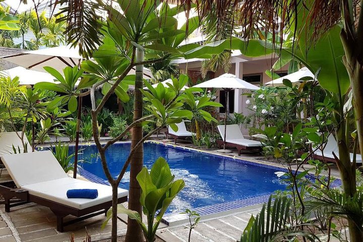 Pool 20 of 38