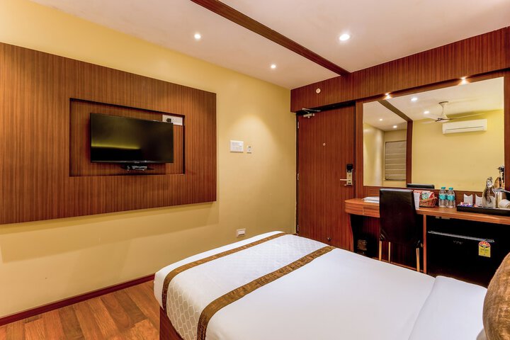 Room 26 of 161