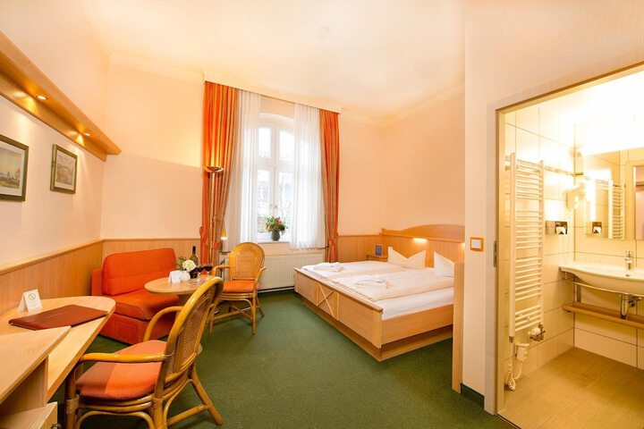 Room 13 of 64