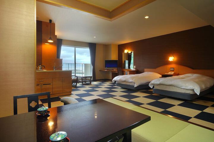 Room 8 of 35