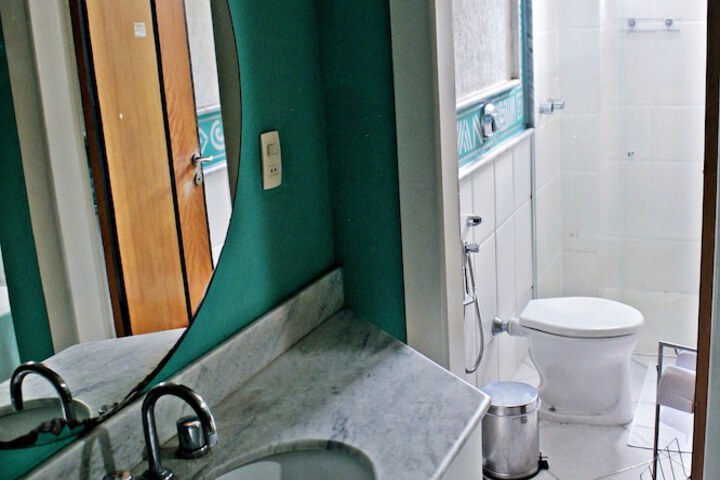 Room 30 of 40