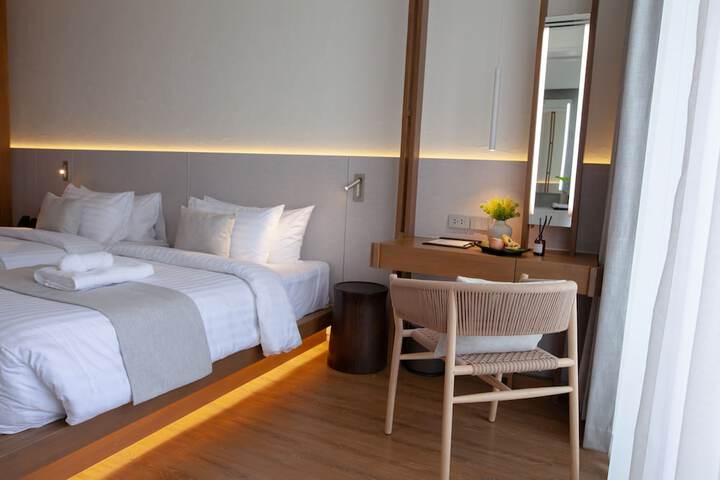 Room 5 of 150