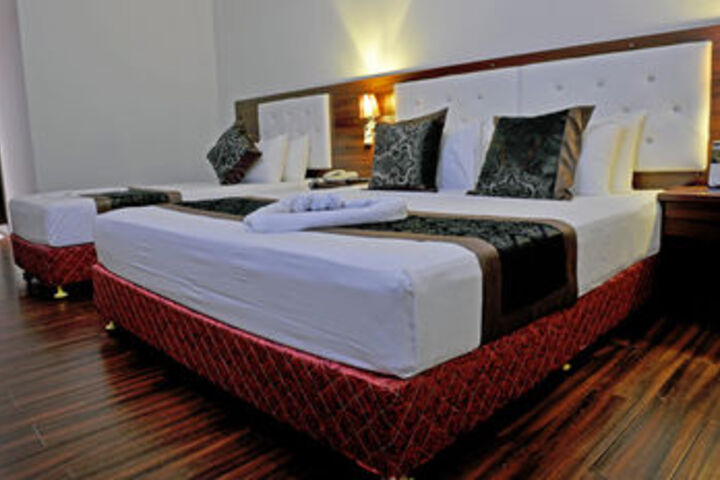 Sun Tan Beach Hotel