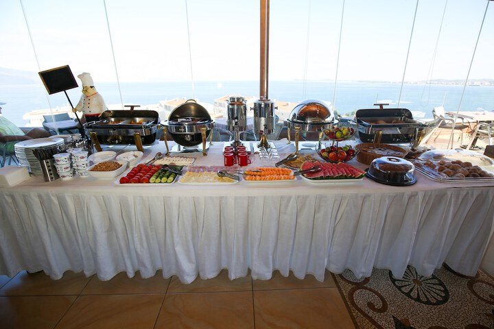 Dining 113 of 218