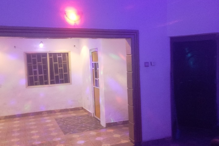Room 9 of 42