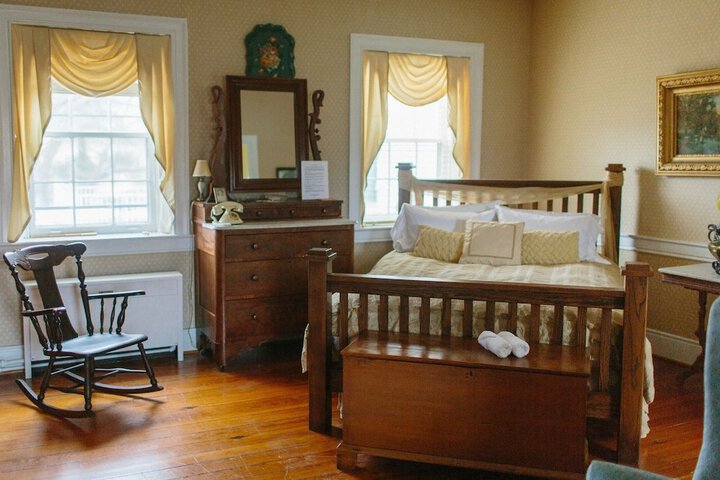 Room 4 of 66