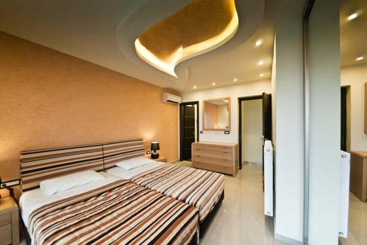Room 48 of 85