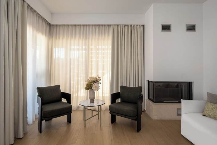 Room 45 of 62