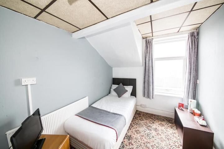 Room 2 of 19