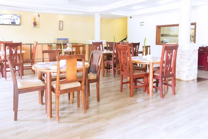 Dining 80 of 114