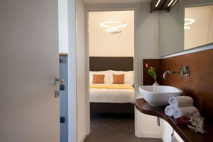 Room 13 of 48