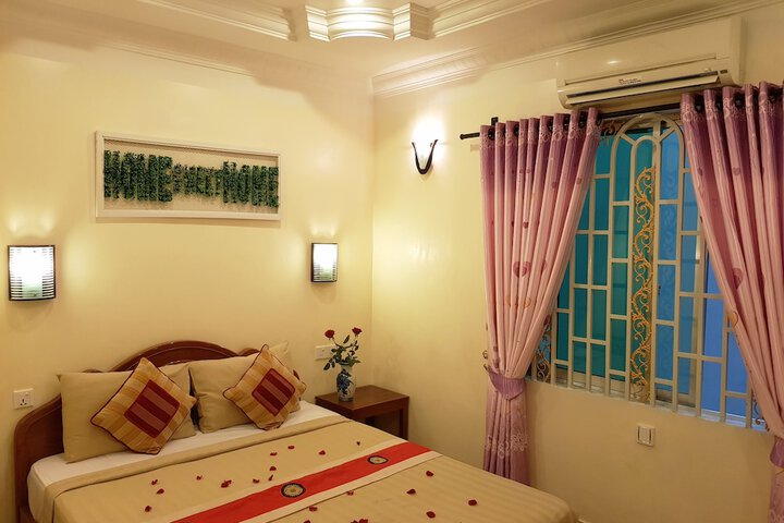 Room 9 of 53
