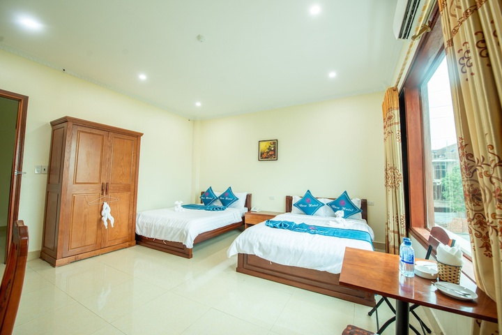 Room 6 of 15