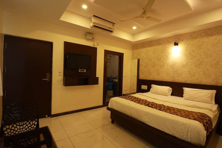 Room 3 of 14