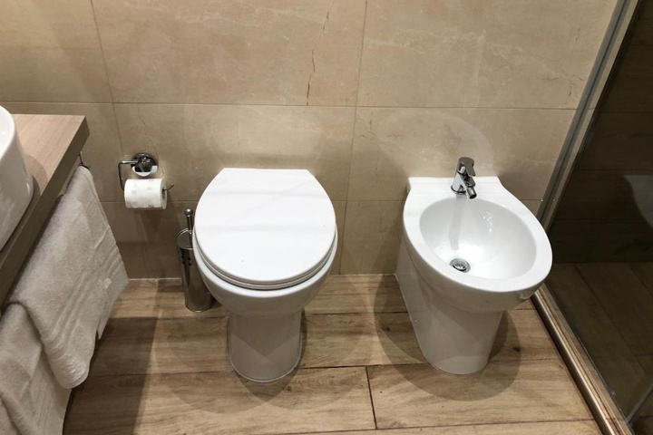 Room 7 of 14