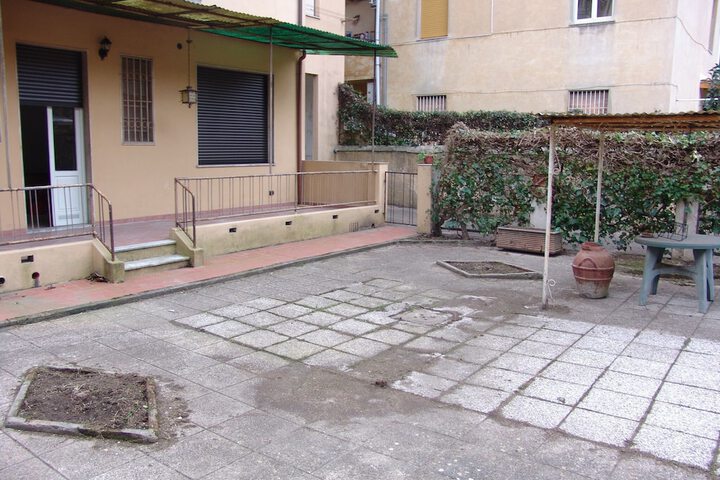 Hotel Exterior 60 of 64