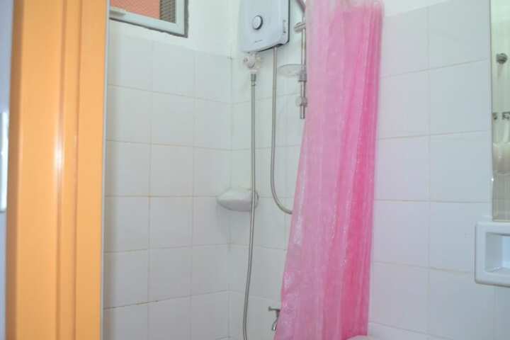 Room 98 of 141