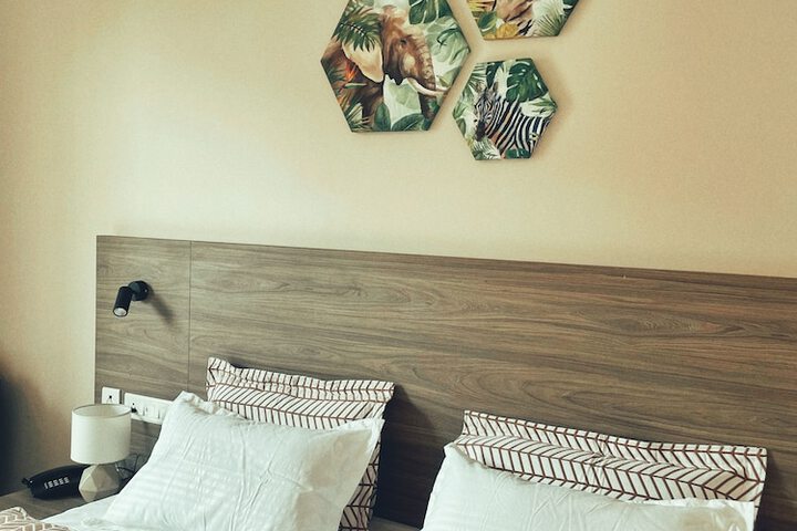 Room 16 of 46
