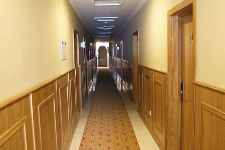 Room 13 of 42