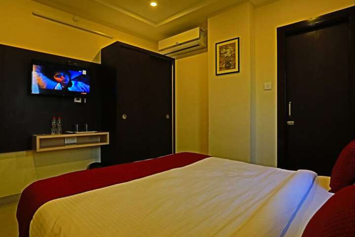 Room 3 of 37