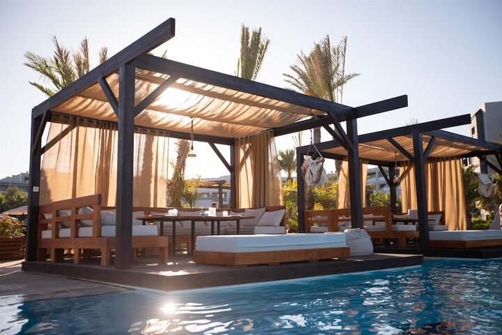 Pools & Facilities