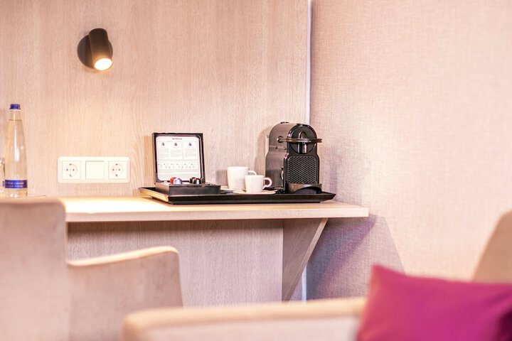 Room 14 of 37