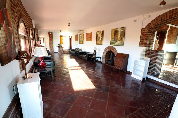 Room 18 of 42